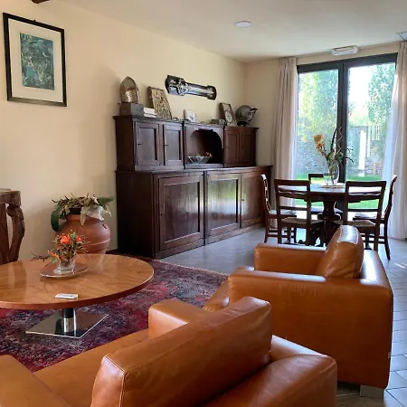 فندق Il Casale ساسْوولو