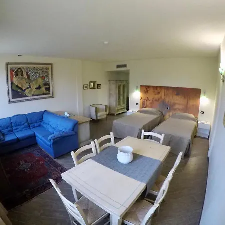 فندق Il Casale ساسْوولو